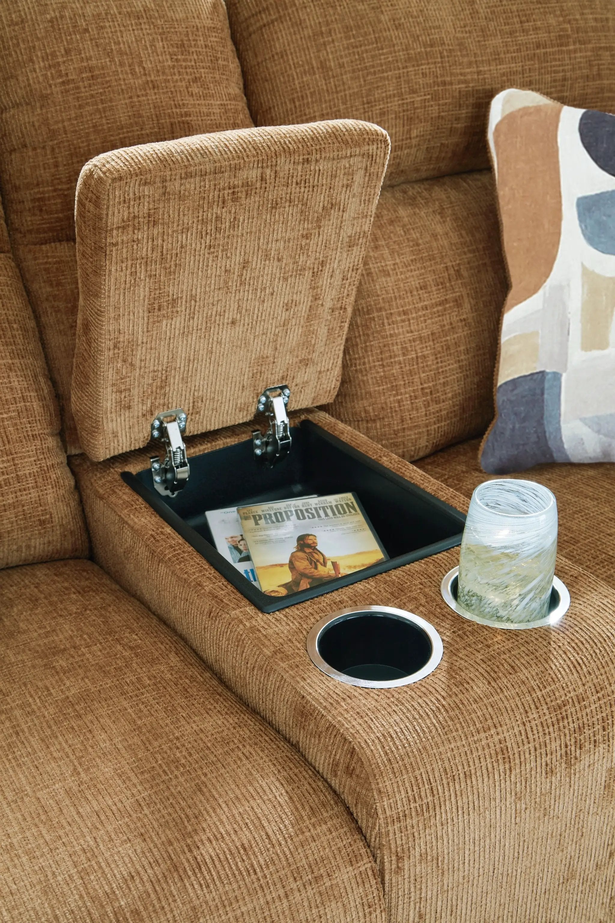 Kanlow - Dbl Reclining Loveseat With Console by Unique Piece Furniture