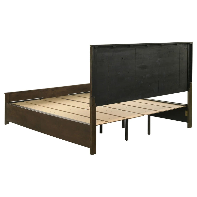 Woodmont 5-piece California King Bedroom Set Golden Brown by Unique Piece Furniture