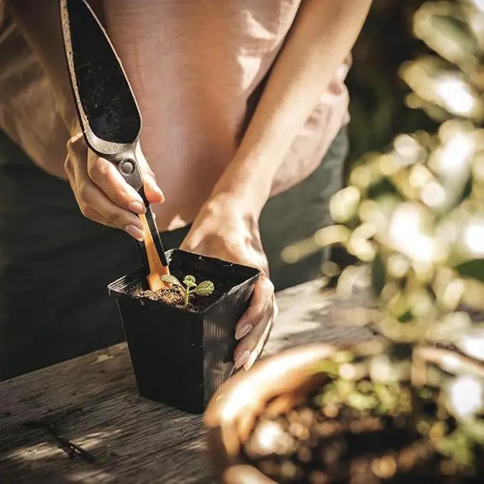 Fiskars 340110-1001 Seed Planting Trowel, Black by GreenHaven Gardens