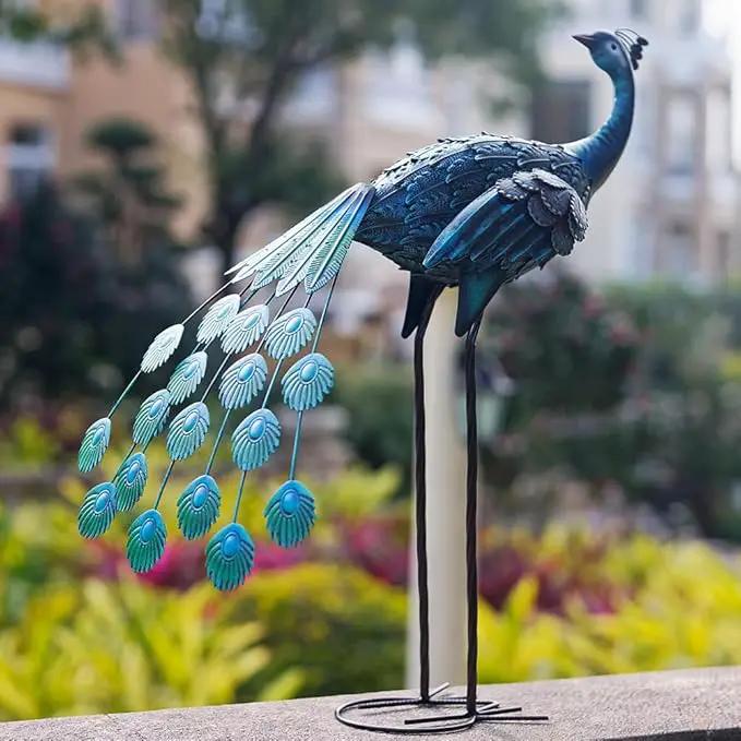 VEWOGARDEN Peacock Outdoor Garden Sculptures & Statues Metal Peacock Yard Art for Lawn Patio Pool Outside Decorations by GreenHaven Gardens