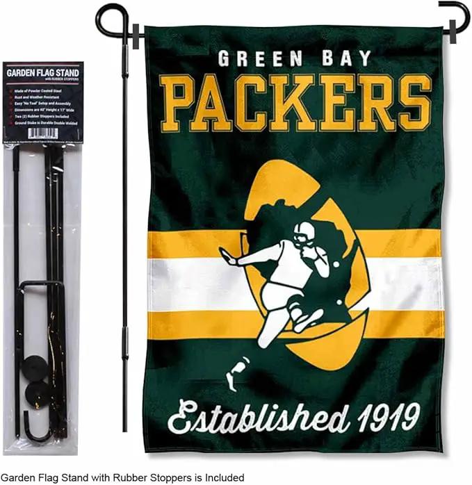 WinCraft Green Bay Packers Throwback Retro Vintage Garden Flag and Flagpole Mount by GreenHaven Gardens