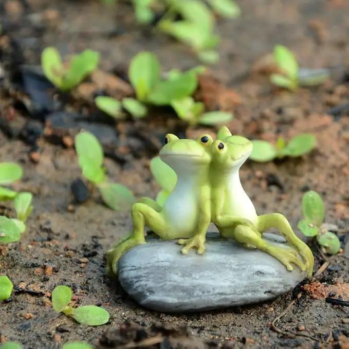Top Collection Miniature Fairy Garden and Terrarium Statue, Frog Friends on Stone by GreenHaven Gardens