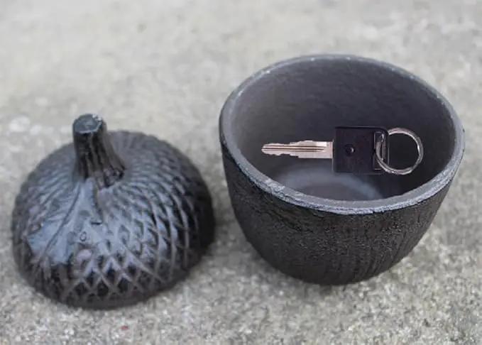 Garden Decoration Pine Cone Cast Iron Key Hider Stone Diversion Safe Key Outside Hider Hide-A-Key Holder Safely Hiding Your Spare Keys for Outdoor Garden or Yard, Geocaching by GreenHaven Gardens