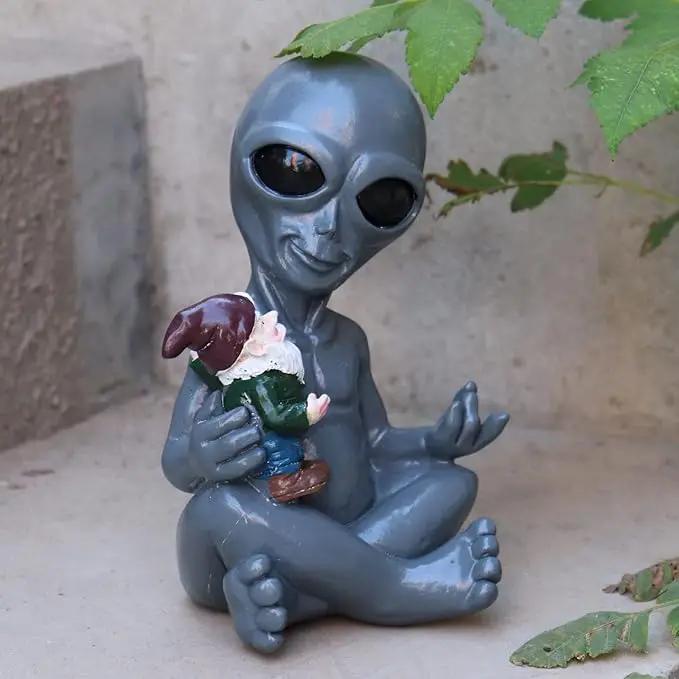 Dnoifne Alien Hugging Gnome Garden Decoration Statue, Resin Alien Dwarf Statue, Waterproof Garden Alien and Gnome Statue for Patio Lawn Porch Decoration Birthday Gifts Housewarming Gifts by GreenHaven Gardens