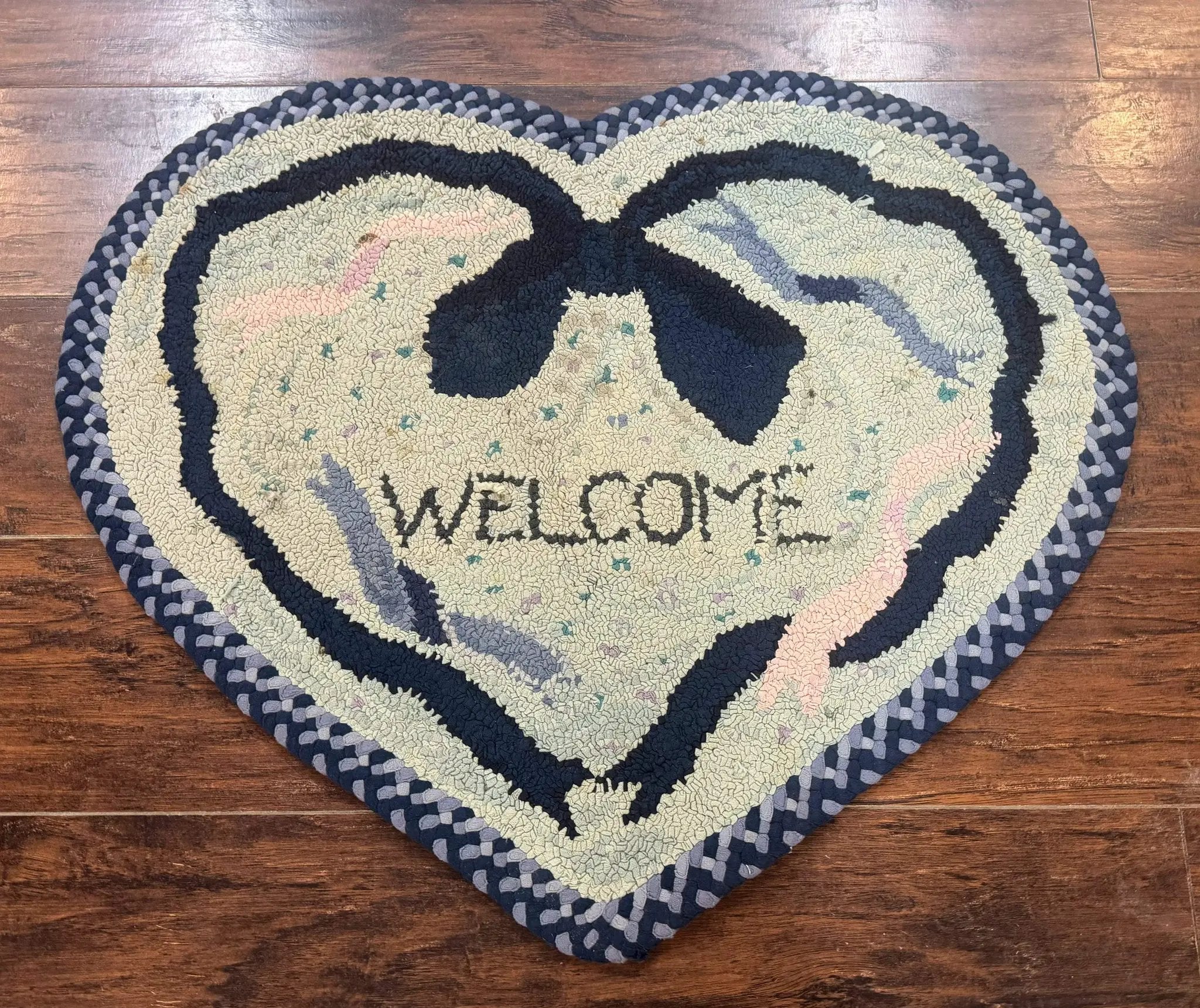 Small American Hooked Rug, Vintage Welcome Mat, Heart Shaped, Ivory and Blue by Jewel Rugs