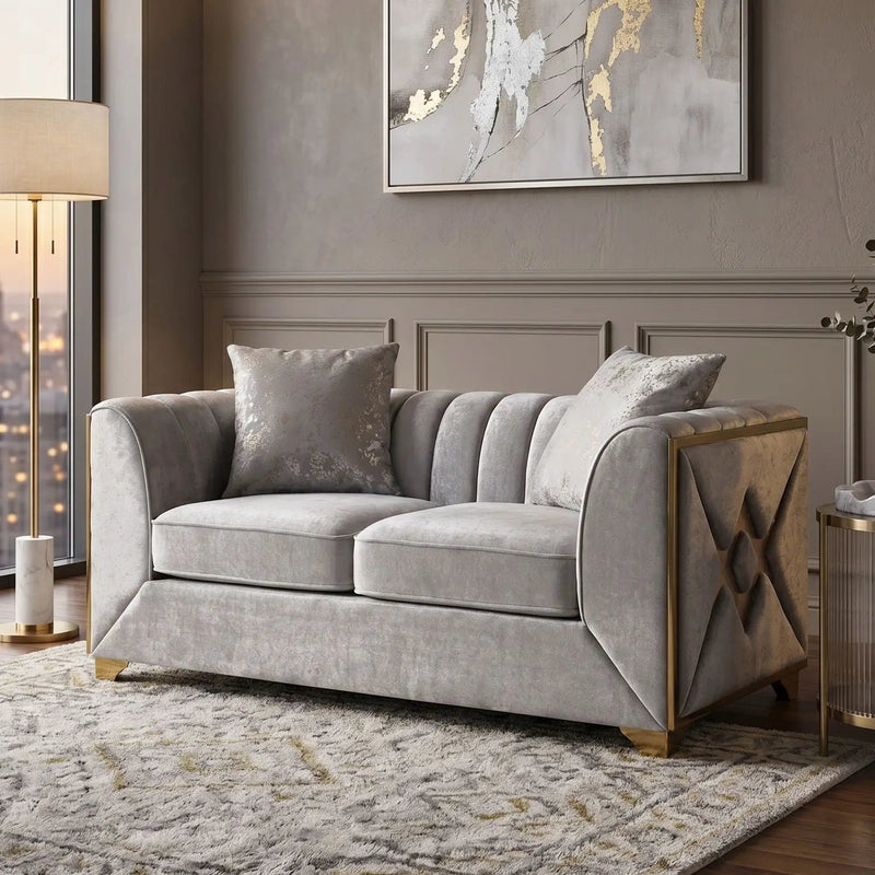 Velencia - Loveseat by HouseOfZazla