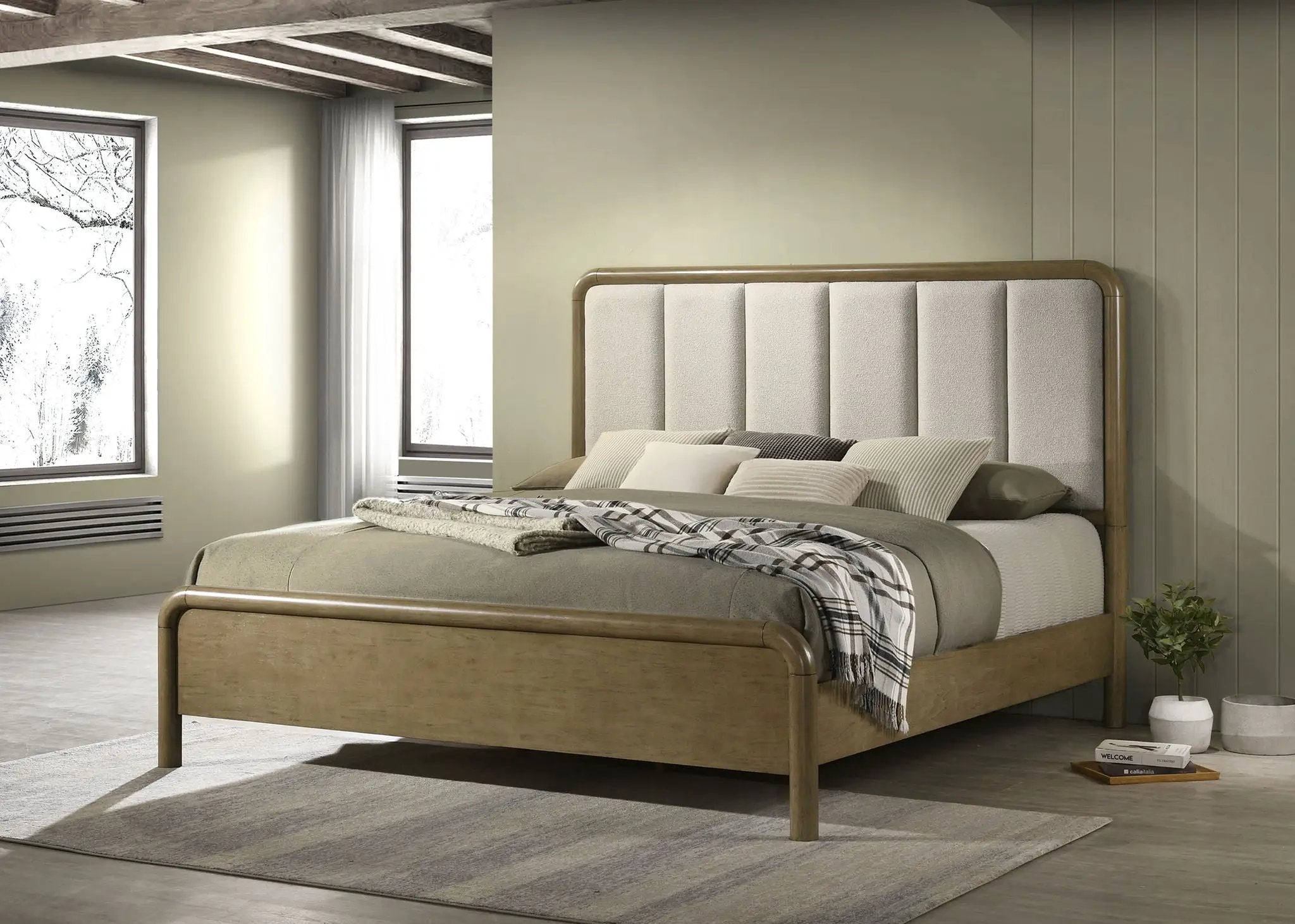 Amsbury 59-inch Upholstered Queen Bed Nutmeg by Unique Piece Furniture