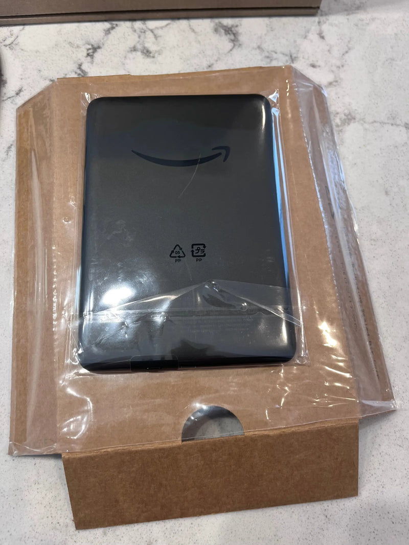 Open Box Kindle 11th Generation Reader Model-C2V2L3 by Selzalot