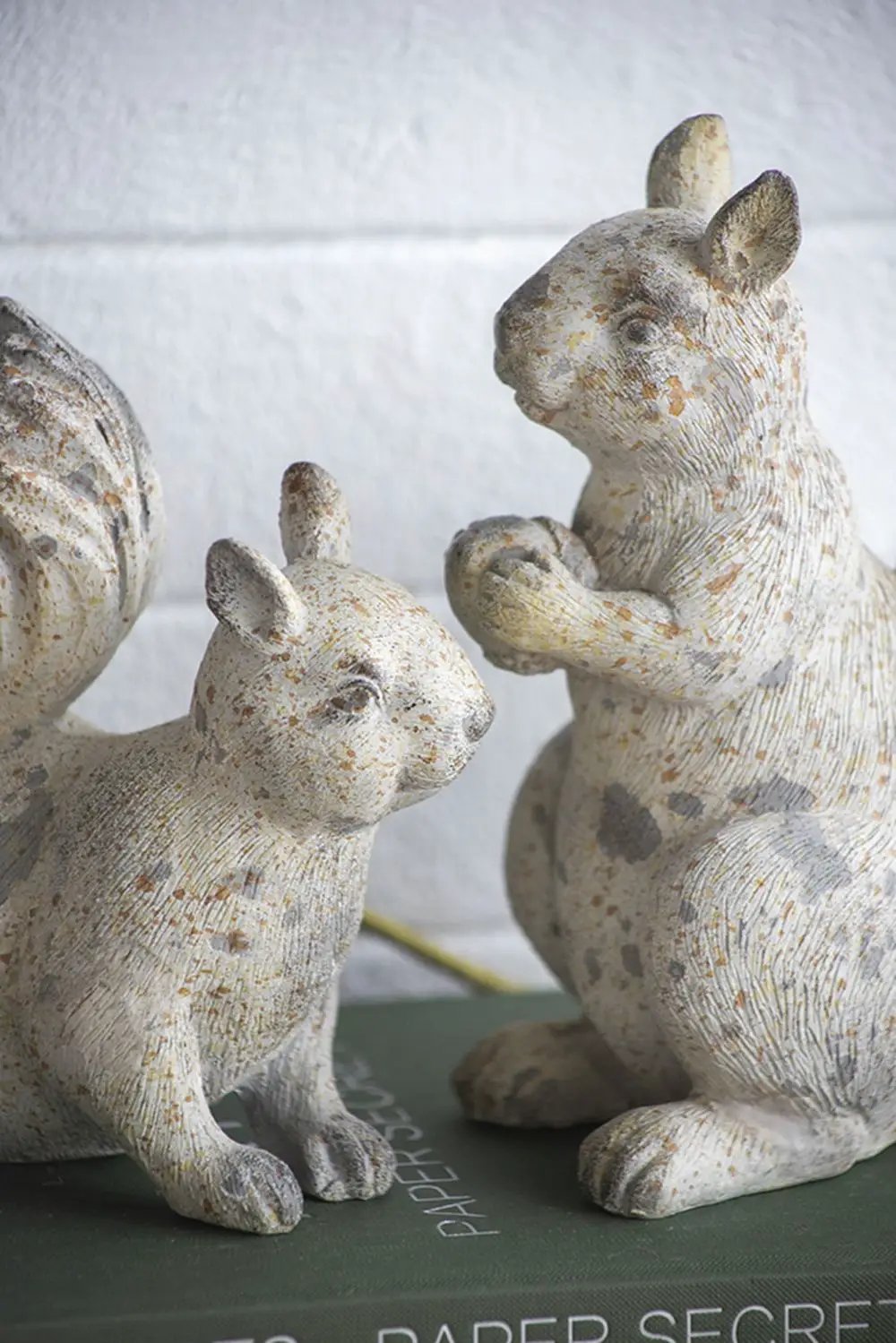 Resin Standing & Lying Down Squirrel Rustic, For Harvest Festival Fall Festival & Thanksgiving Table Decorations (Set of 2) - Antique Cream by HouseOfZazla