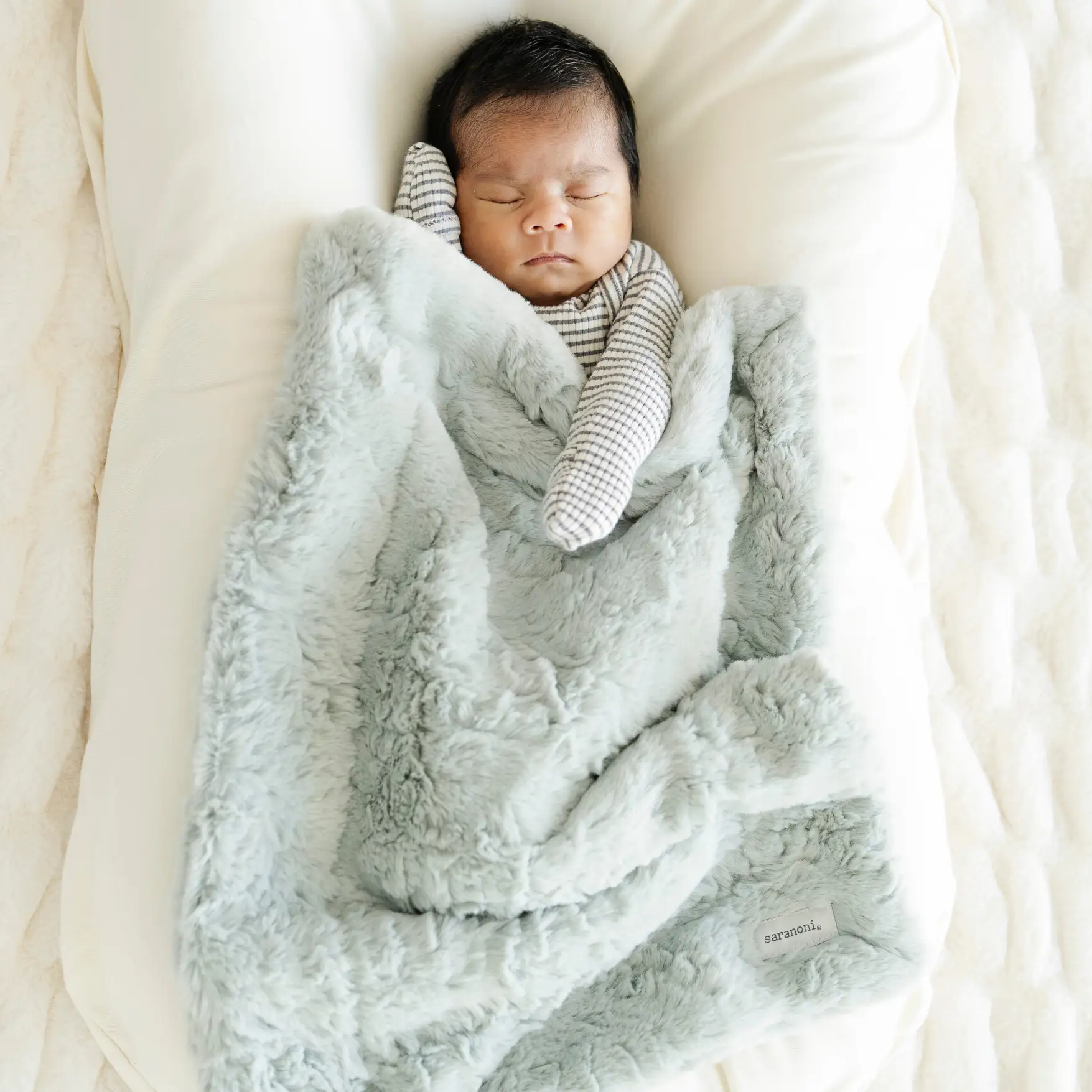 Dream Mini Blankets 15x20 Inch Poly Microfiber by Saranoni by HouseOfZazla