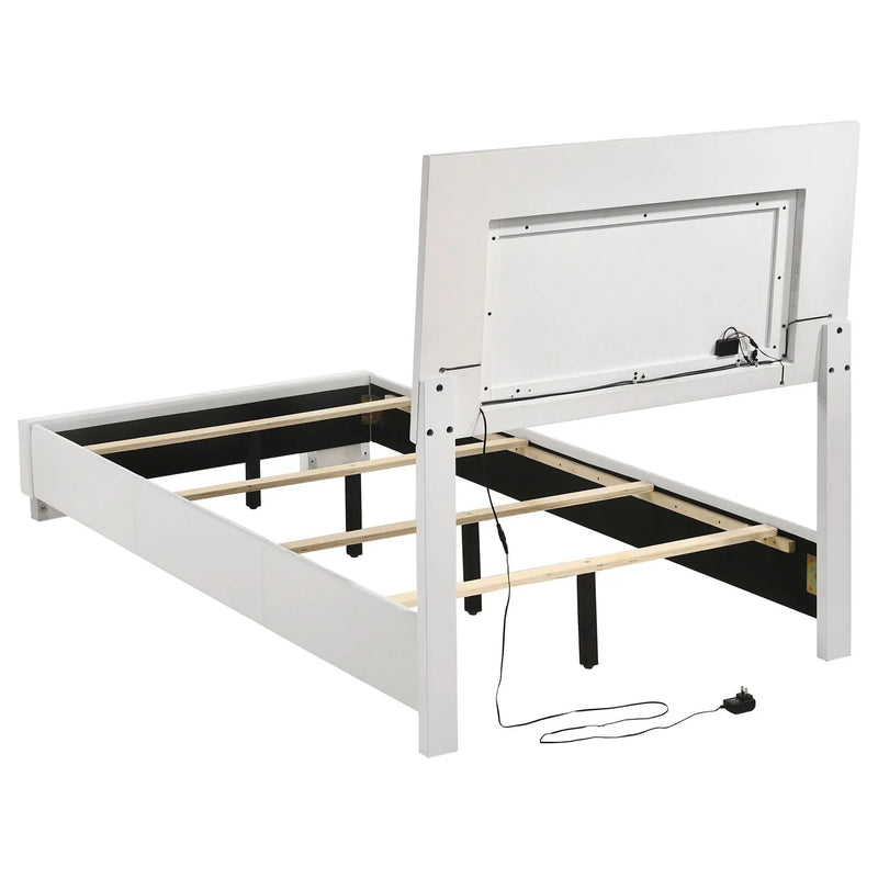 Felicity 4-piece Twin Bedroom Set White High Gloss by Unique Piece Furniture