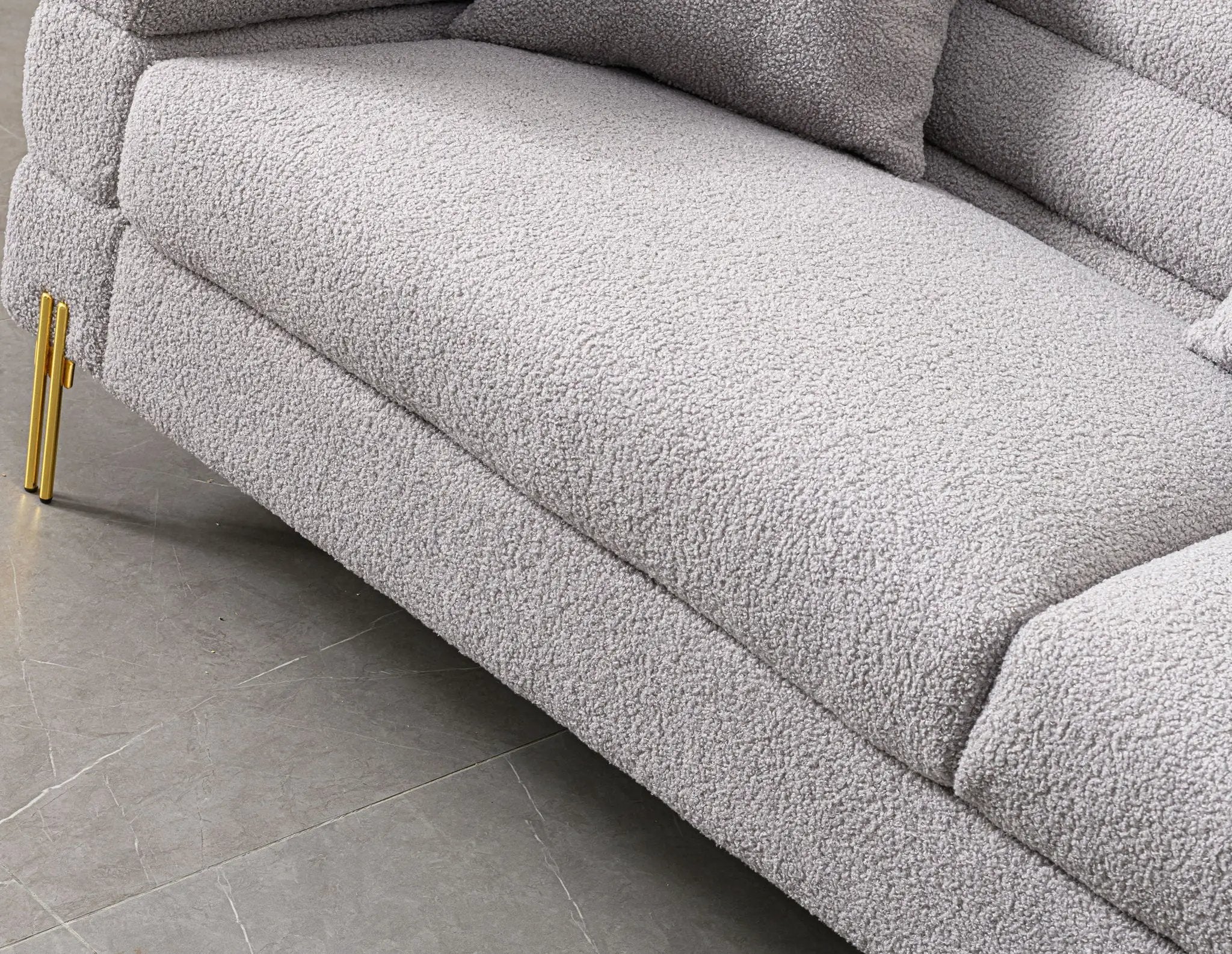 Modern Luxurious And Comfortable Upholstered Sofa