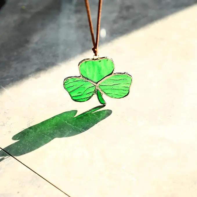 Handmade Stained Glass Clover Suncatcher Glass Panel St. Patrick's Day Christmas Decor for Garden Outdoor Indoor Window Hanging Decoration