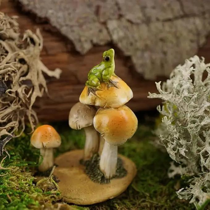 Top Collection Miniature Fairy Garden and Terrarium Statue, Frog on Mushrooms by GreenHaven Gardens