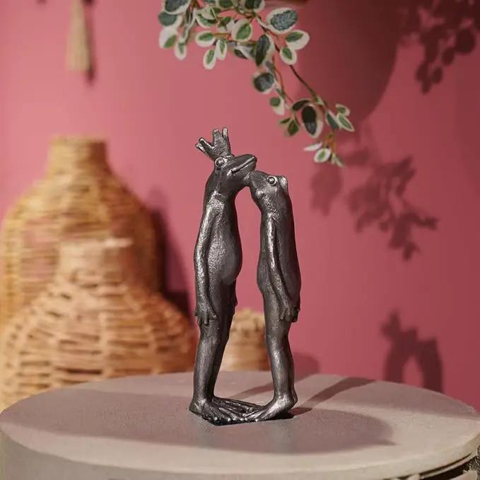Frog Decor Garden Statue Decor Outside - Couple Kiss Plog Statue Outside Frog Figurines for Yard Patio Lawn Decorations Couple Frogs Front Yard Decorations Outdoor 3.5" 2" 8.75" by GreenHaven Gardens
