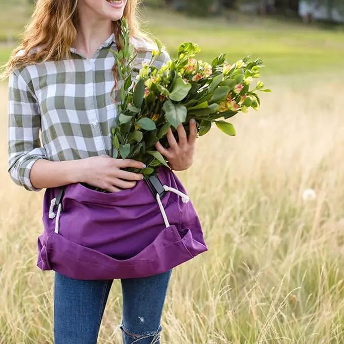Roo Gardening Apron with Pockets & Harvesting, Picking Pouch - Adjustable, Water-resistant, Washable Canvas Cotton by GreenHaven Gardens