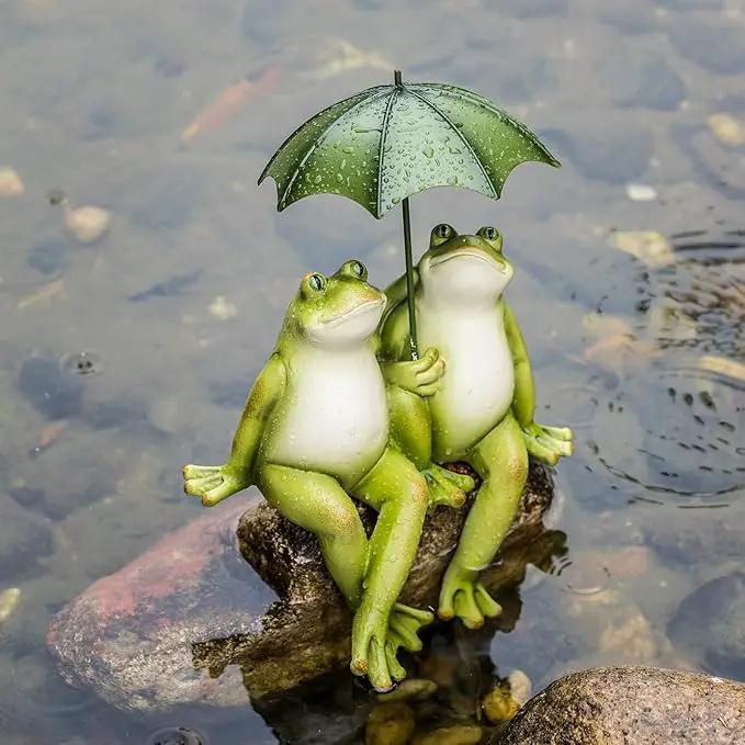 Couple Frogs Outdoor Statue - Frogs Decor Resin Happy Couple Hold an Umbrella Garden Statue Frog Garden Décor for Patio Yard Lawn Porch Gardening Décor 8.5" x 11" x 6.5" by GreenHaven Gardens