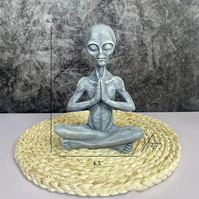 Yoga Alien Statue, Sci-fi Outer Space UFO Alien Figure, Resin Medition Alien Home Office Bookshelf Decor Sculpture, 6.3" H by GreenHaven Gardens