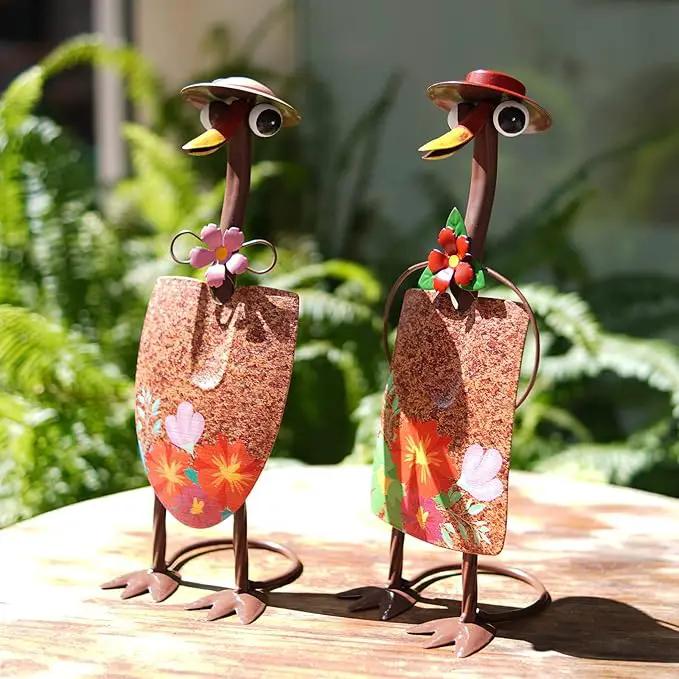 HONGLAND Duck Metal Yard Art - Duck Couple Garden Decor, Shovel Ornaments Outdoor Statue - 2 Pack Farmhouse Patio Balcony Gardening Gifts for Women by GreenHaven Gardens