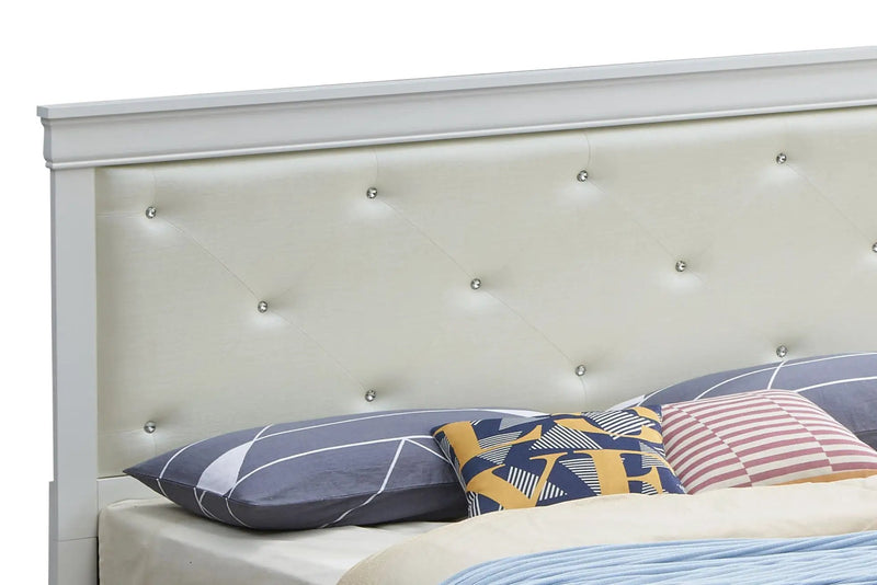 Chic Elegantly Designed Transitional Bed by HouseOfZazla