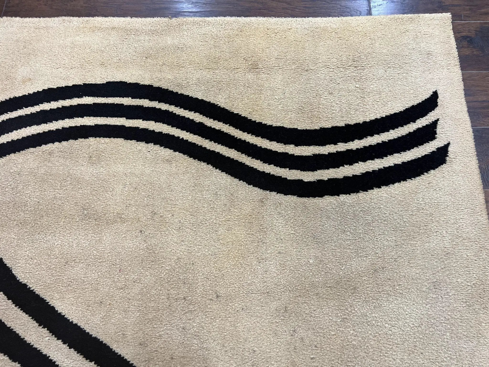 Modern Rug 6x9, Cream and Black, Abstract Pattern by Jewel Rugs
