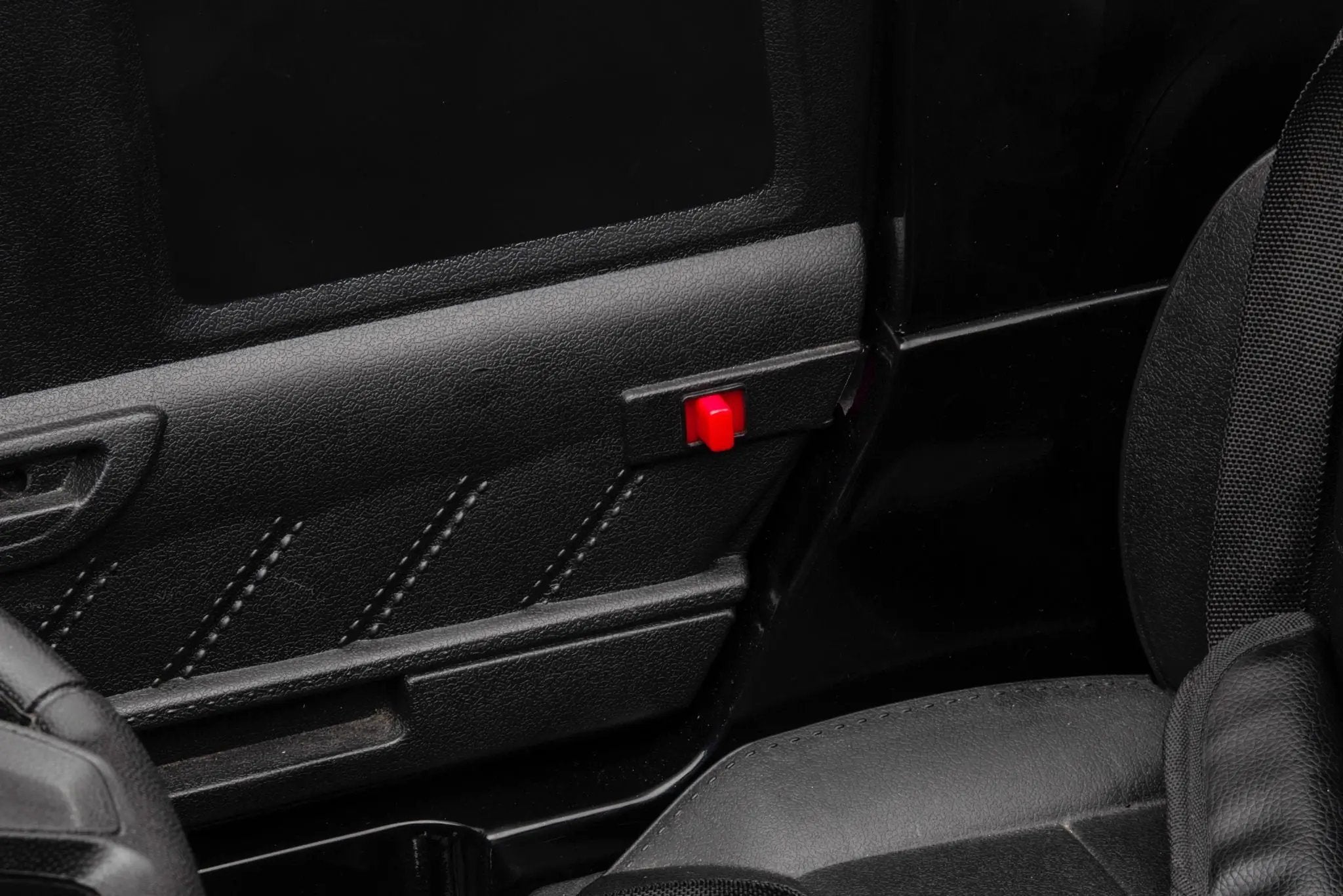 12V7A 30W*2 Four-Wheel Drive Seat One Button Start, Forward And Backward, High And Low Speed, Music, Front Light, Power Display, Two Doors Can Open, 2.4G R / C, Seat Belt Four Wheel Absorber by HouseOfZazla