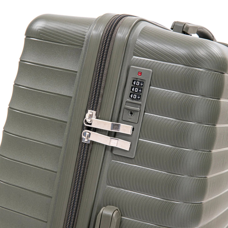4 Piece Set Spinner Wheel Luggage with Cosmetic Case in Green by HouseOfZazla