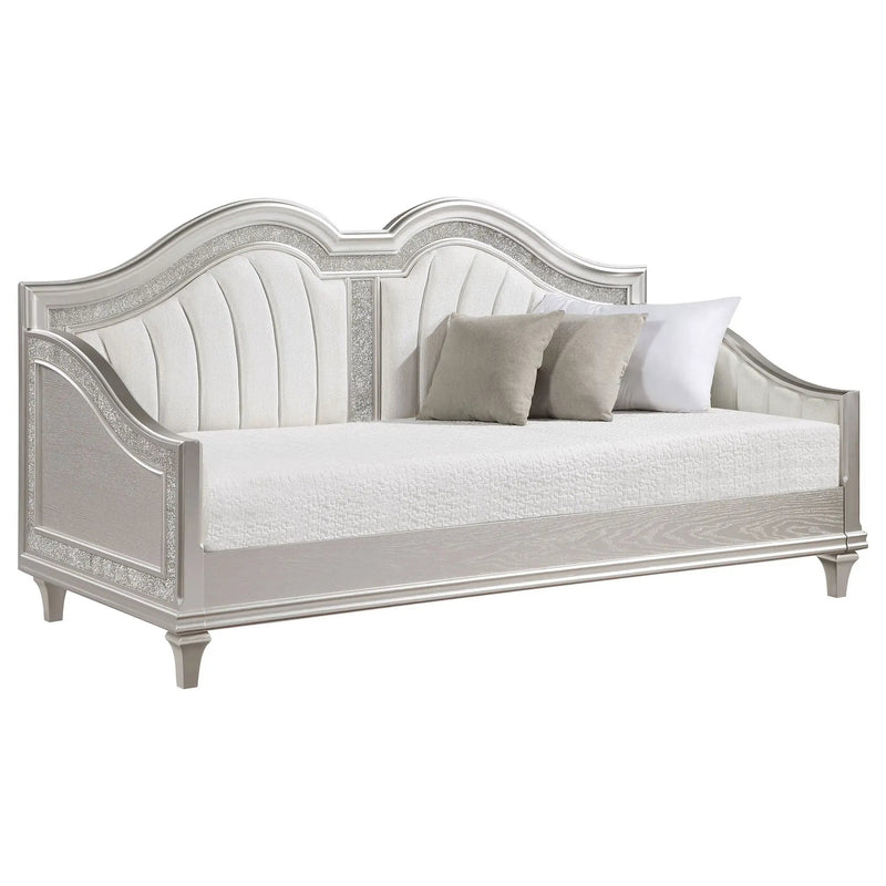 Evangeline Upholstered Twin Daybed Silver Oak by Unique Piece Furniture