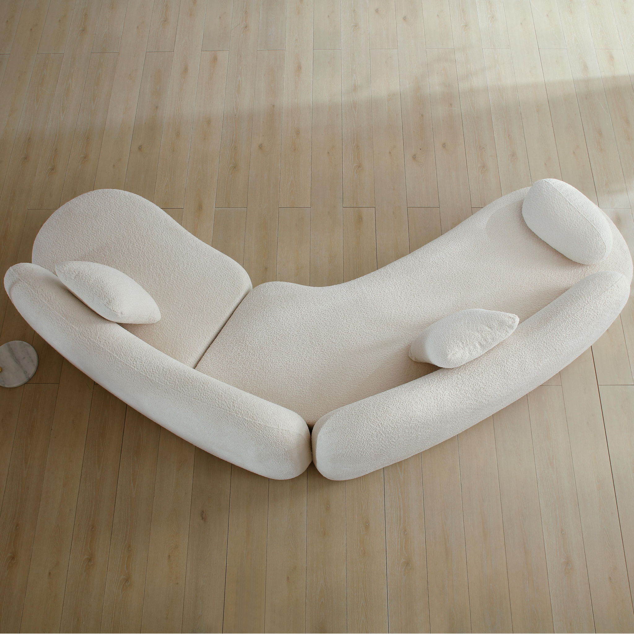 Modern Curved Modular 5 Seater Sofa by HouseOfZazla