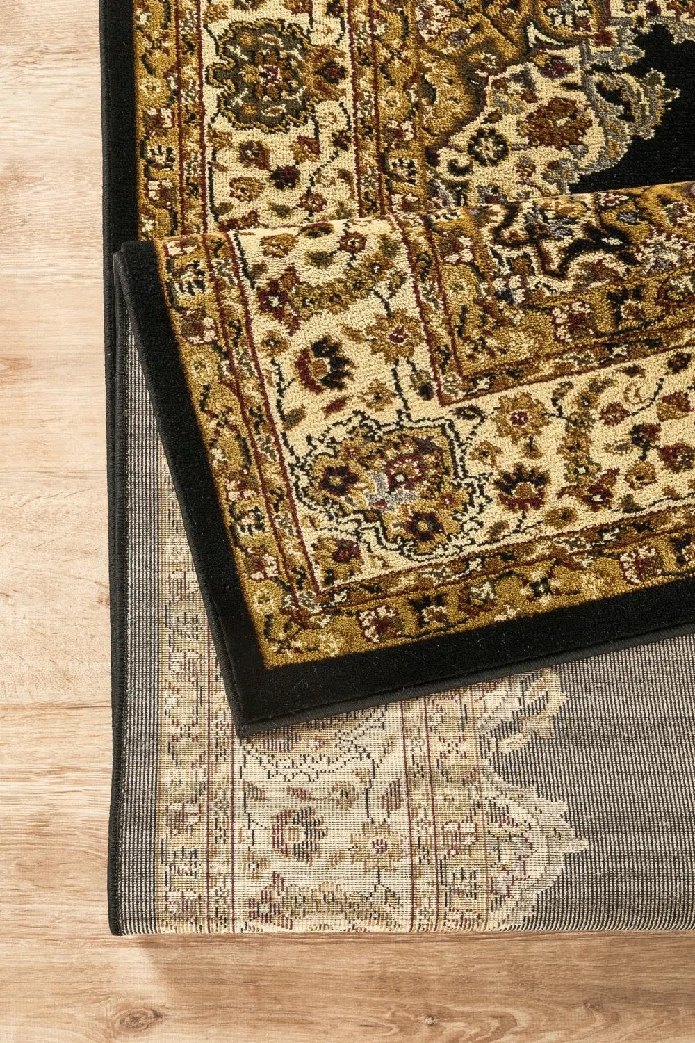 Classic GC_VIN5010 Area Rug by HouseOfZazla