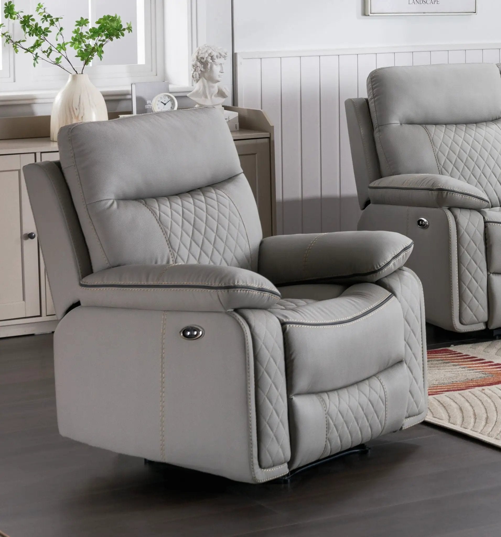 Modern Comfort Reclining Chair by HouseOfZazla