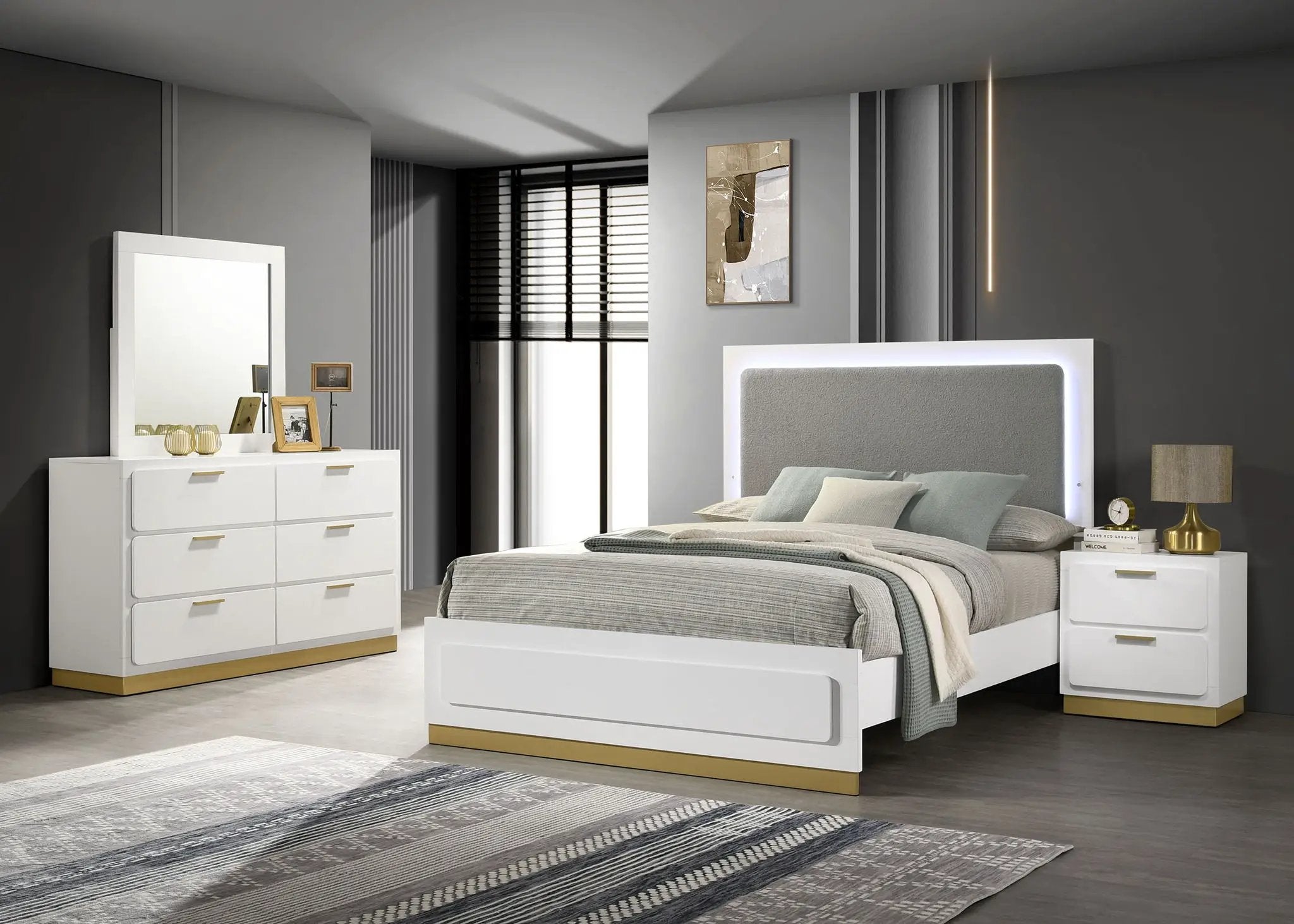 Caraway 4-piece Queen Bedroom Set White by Unique Piece Furniture