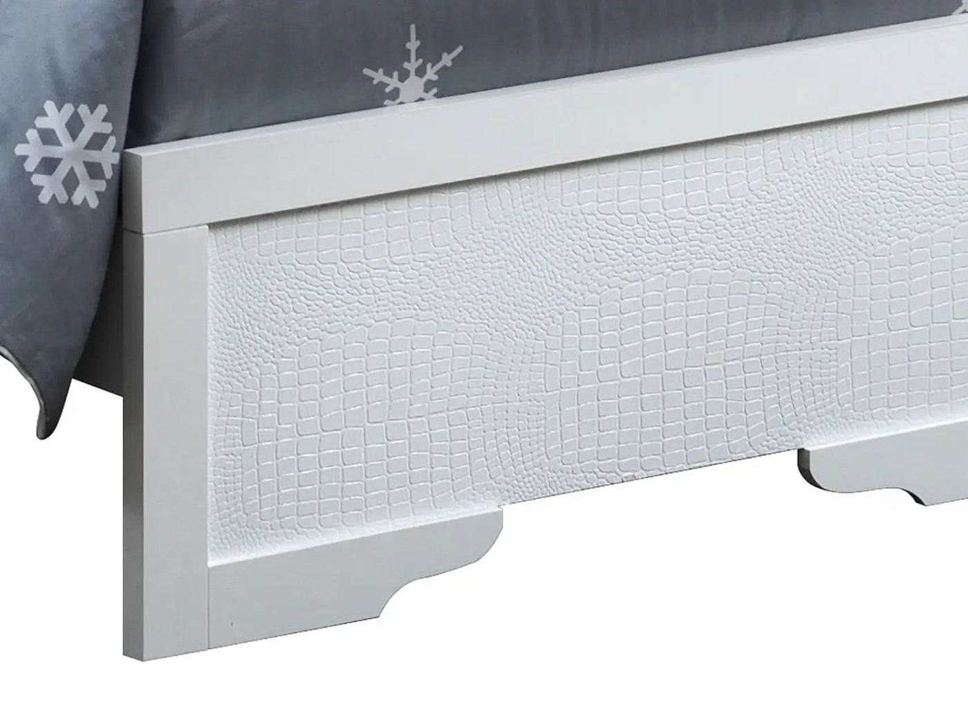 LED Elegant Bed by HouseOfZazla