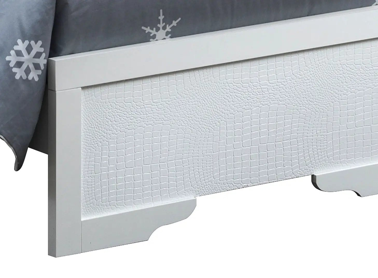 LED Elegant Bed by HouseOfZazla