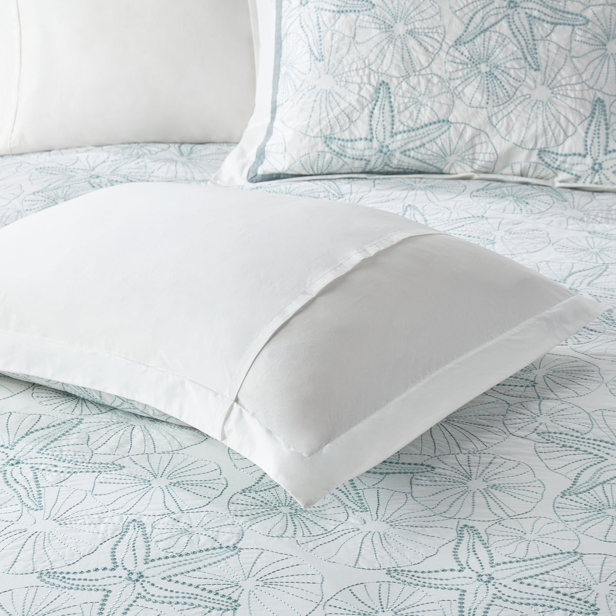 Duvet Cover Mini Set White King by HouseOfZazla
