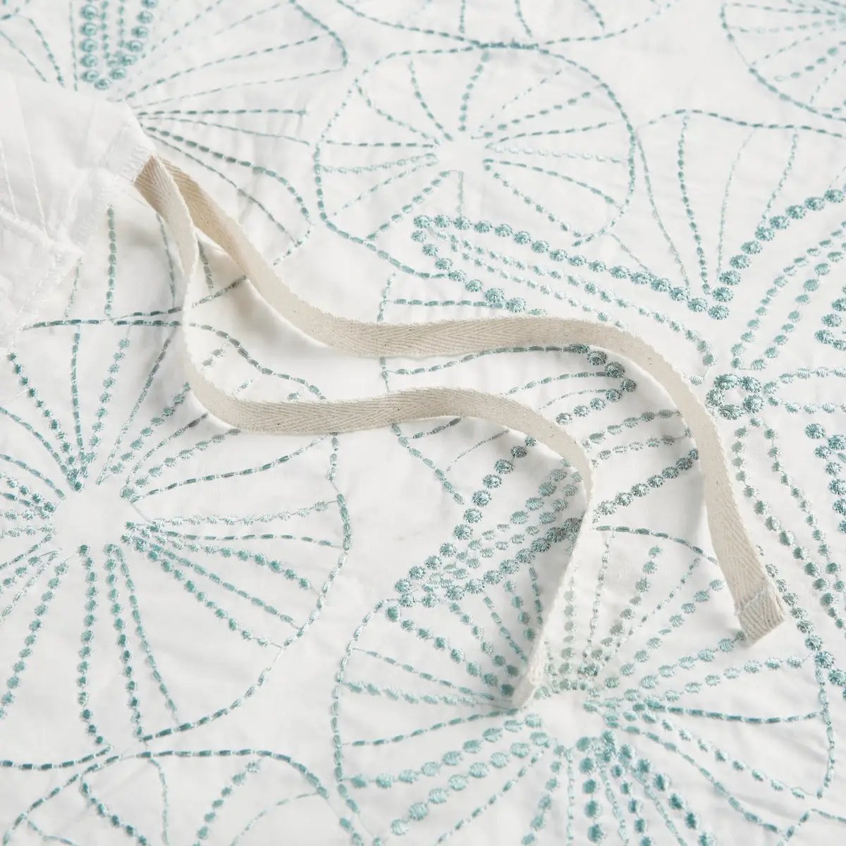 Duvet Cover Mini Set White Full/Queen by HouseOfZazla