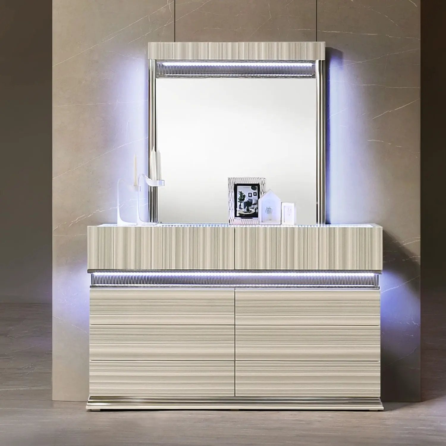 Leonor - Mirror With LED Light Frame - Gray by HouseOfZazla