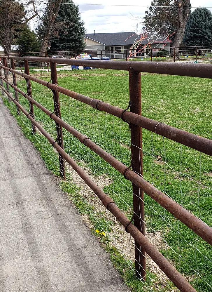 Farm Fence 4ft x 328ft 14-Gauge Heavy Zinc Coating Cattle Fence by HouseOfZazla