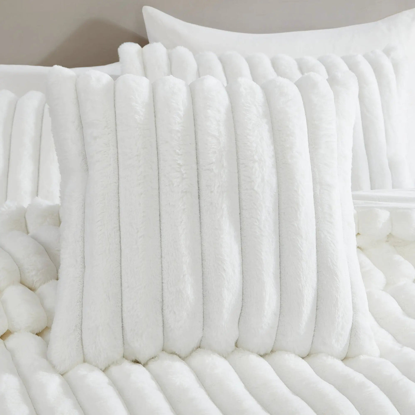 Everett 4-Piece White Micro Mink King Bedding Ensemble by HouseOfZazla