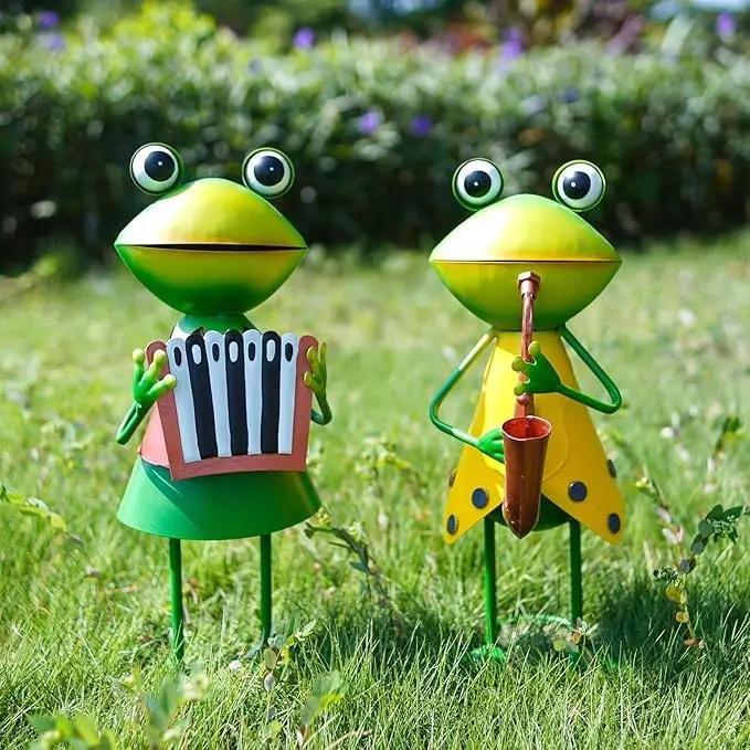 HONGLAND Metal Frog Garden Decor - Metal Frog Outdoor Statue -Funny Garden Frog Decorations - 3D Frog Figurine - Christmas Holiday Housewarming Gifts Lawn Patio Yard Garden Decor (Saxophone) by GreenHaven Gardens