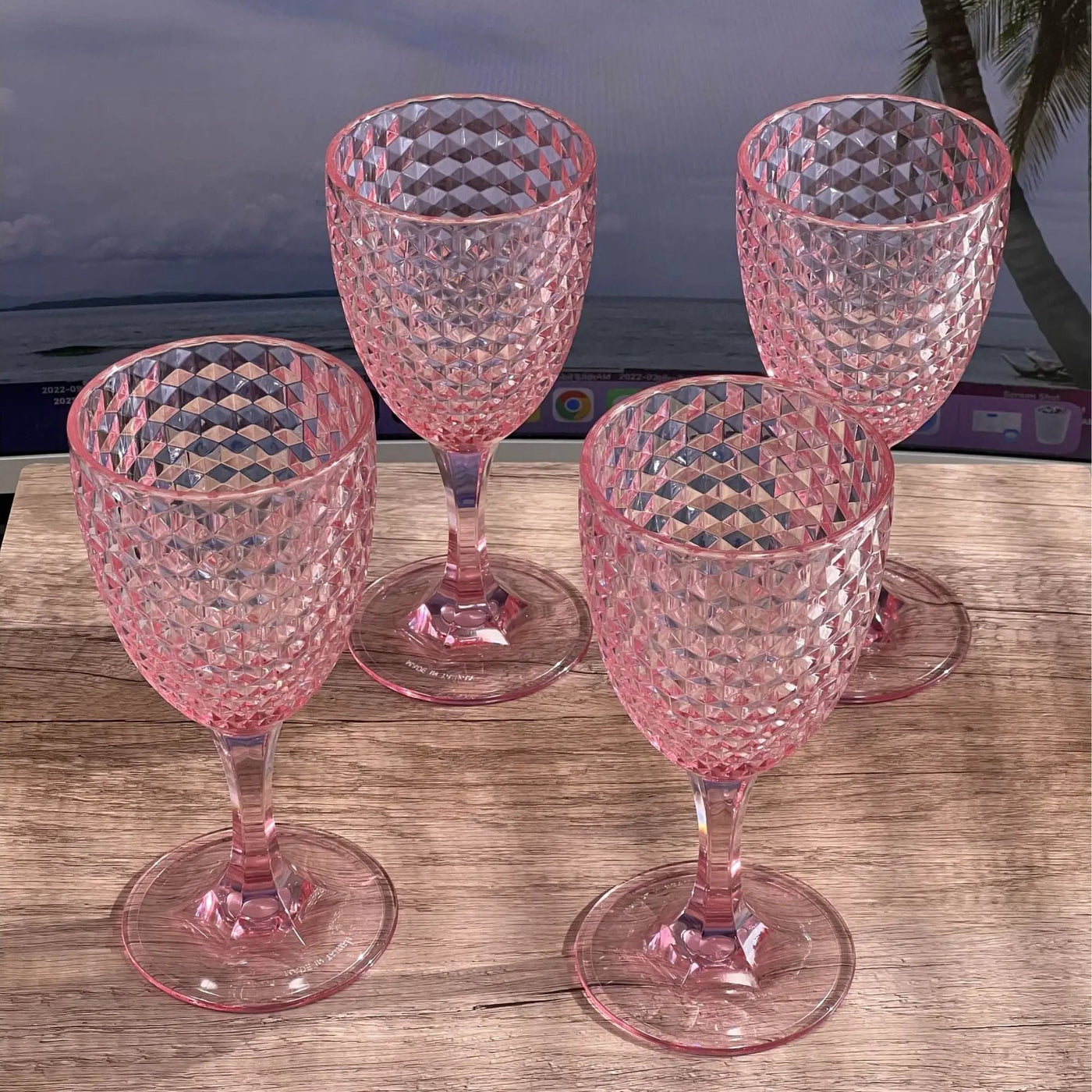 Diamond Cut Plastic Wine Glasses (Set of 4) by HouseOfZazla