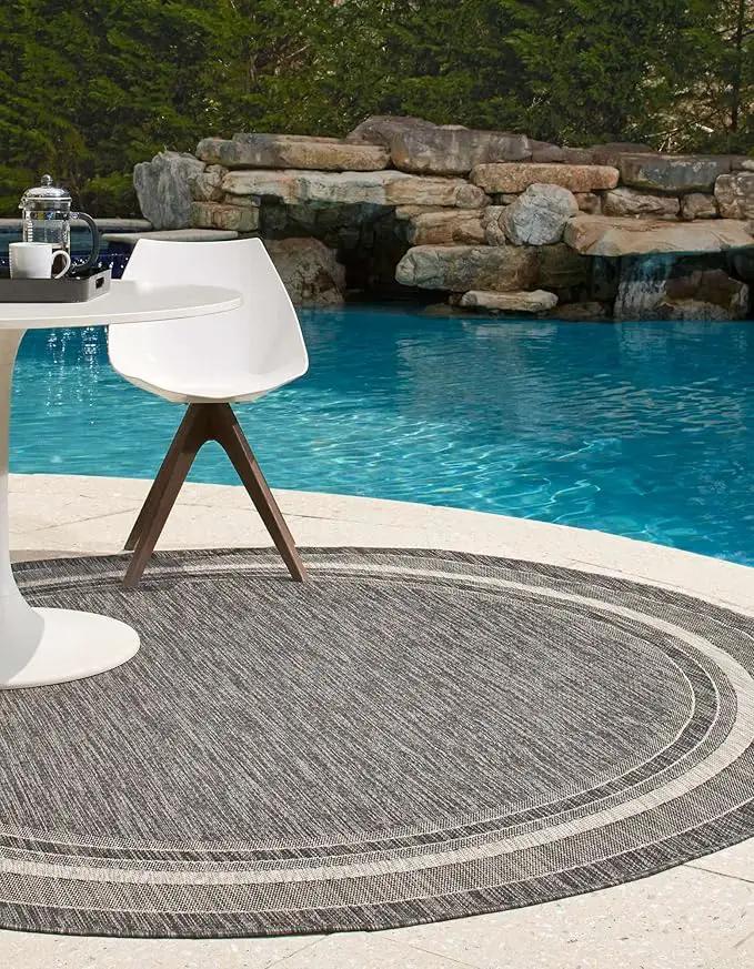 Unique Loom Outdoor Border Collection Area Rug - Soft Border (6' 1" Round Black/Ivory) by GreenHaven Gardens