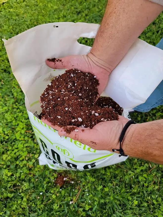 Coco Coir Perlite Mix Potting Soil - 70/30 Blend - Pre Buffered Plant Soil with Calcium, Organic Coconut Coir & Perlite for Plants - Garden Soil for Hydroponic, Indoor & Outdoor Gardening by GreenHaven Gardens