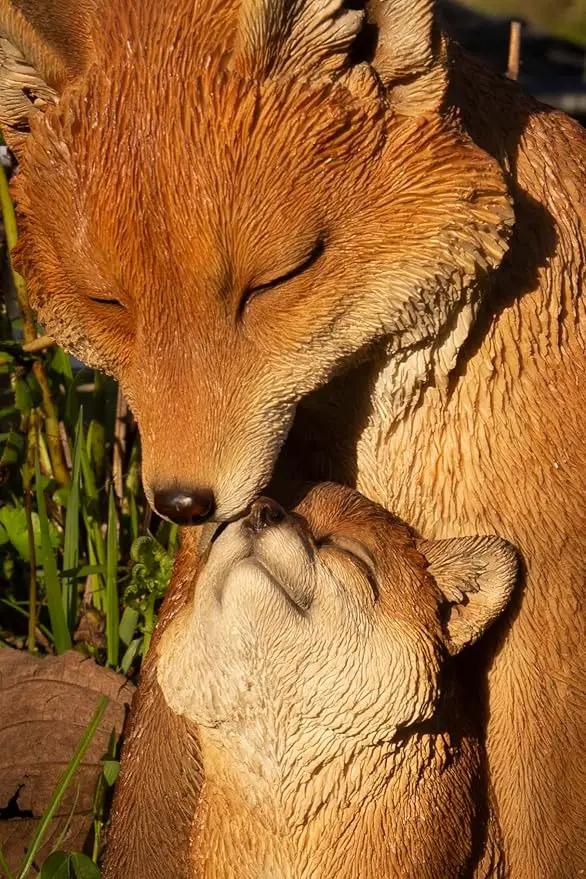 Hi-Line Gift Cuddling Mother and Baby Fox Garden Statue, Brown (87719-I) by GreenHaven Gardens