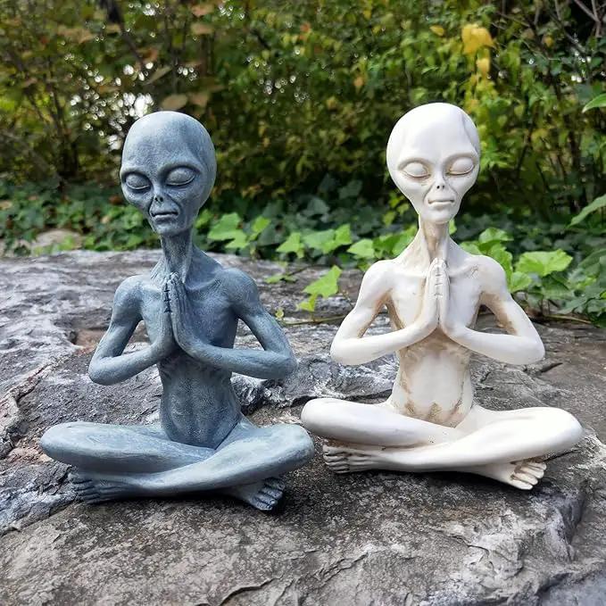 Yoga Alien Statue, Sci-fi Outer Space UFO Alien Figure, Resin Medition Alien Home Office Bookshelf Decor Sculpture, 6.3" H by GreenHaven Gardens