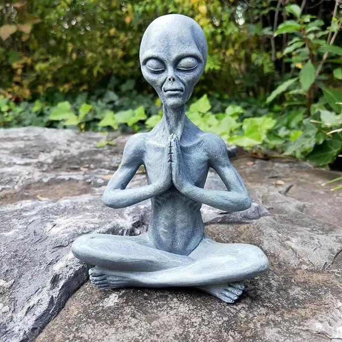 Yoga Alien Statue, Sci-fi Outer Space UFO Alien Figure, Resin Medition Alien Home Office Bookshelf Decor Sculpture, 6.3" H by GreenHaven Gardens