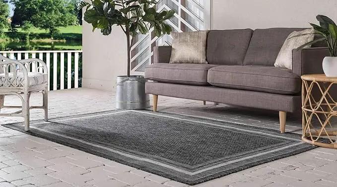 Unique Loom Outdoor Border Collection Area Rug - Soft Border (6' 1" x 9' Rectangle, Black/ Ivory) by GreenHaven Gardens