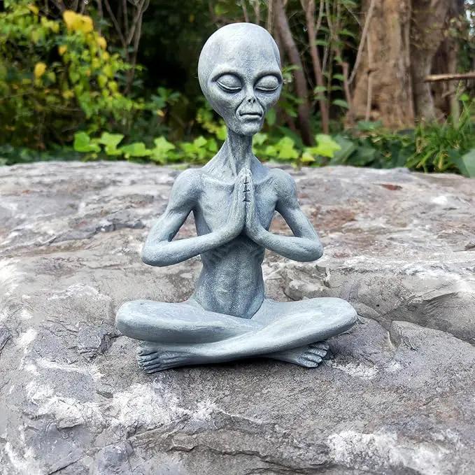 Yoga Alien Statue, Sci-fi Outer Space UFO Alien Figure, Resin Medition Alien Home Office Bookshelf Decor Sculpture, 6.3" H by GreenHaven Gardens