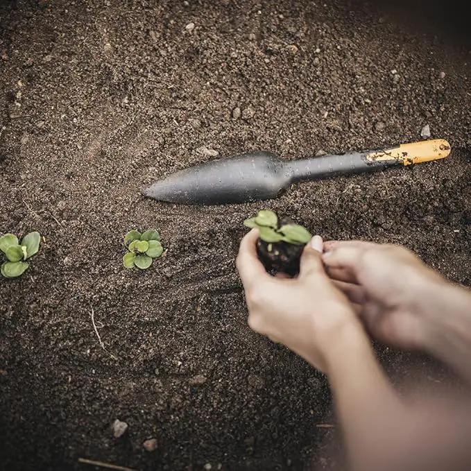 Fiskars 340110-1001 Seed Planting Trowel, Black by GreenHaven Gardens