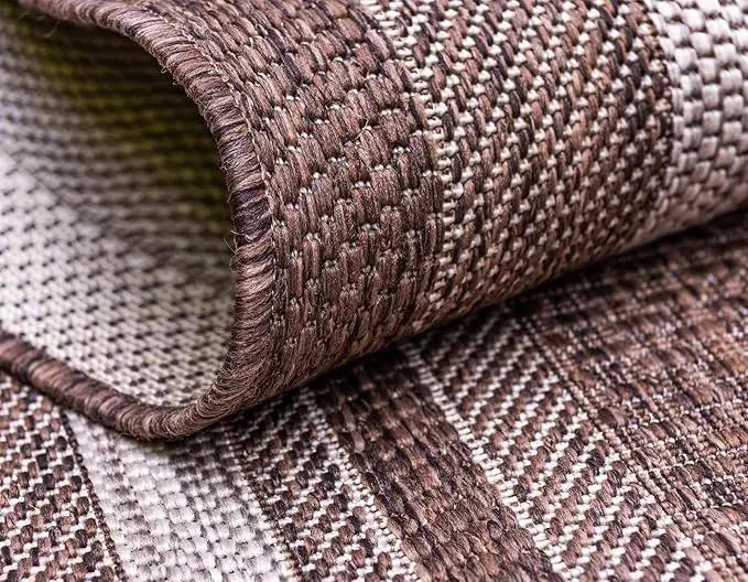 Unique Loom Outdoor Border Collection Area Rug - Soft Border (5' 3" x 8' Rectangle, Brown/ Ivory) by GreenHaven Gardens